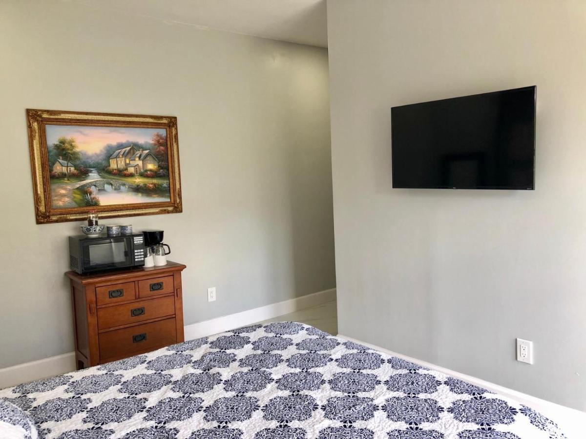 Sunny And Charming Suite Next To Mia Маями Екстериор снимка
