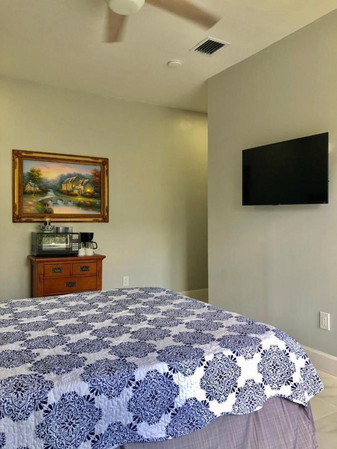 Sunny And Charming Suite Next To Mia Маями Екстериор снимка